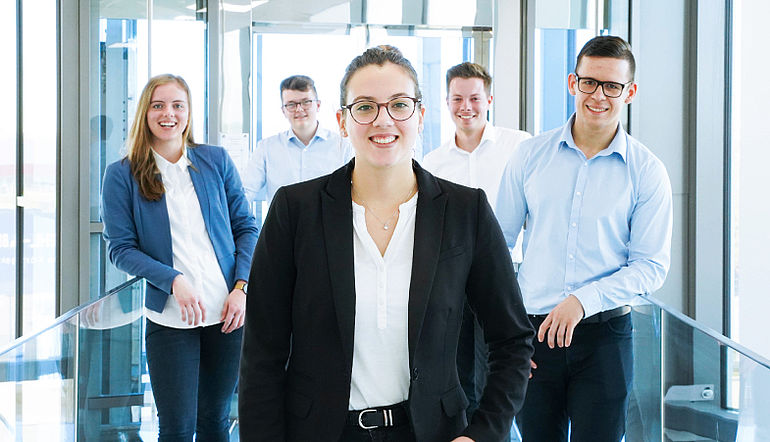 Duale Studierende aus dem kaufmännischen Bereich